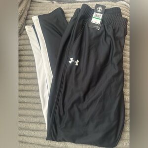 NWT Under Armour Fitted Pants. Size large